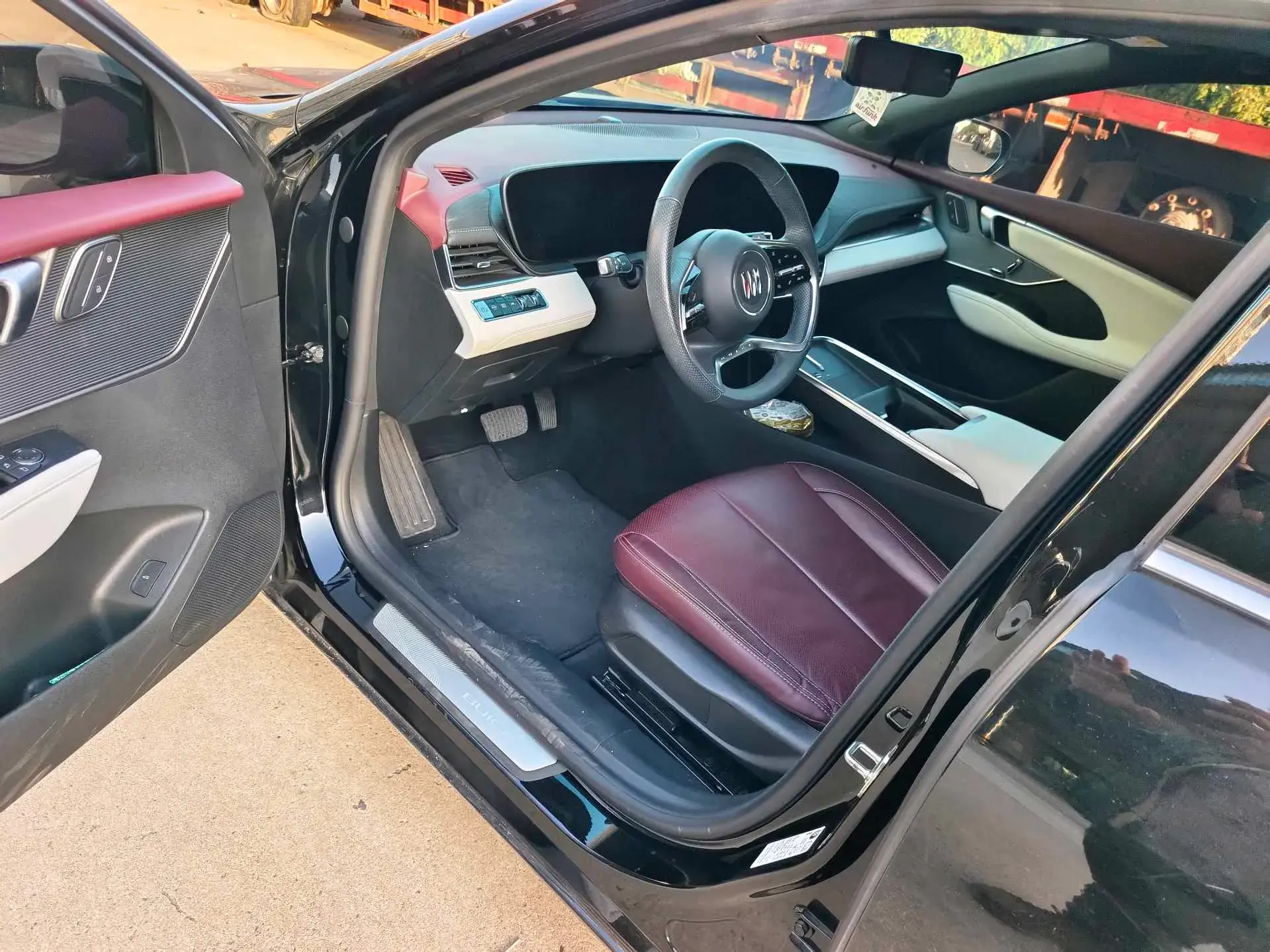 2023 BUICK LARCOSSE thumbnail 4