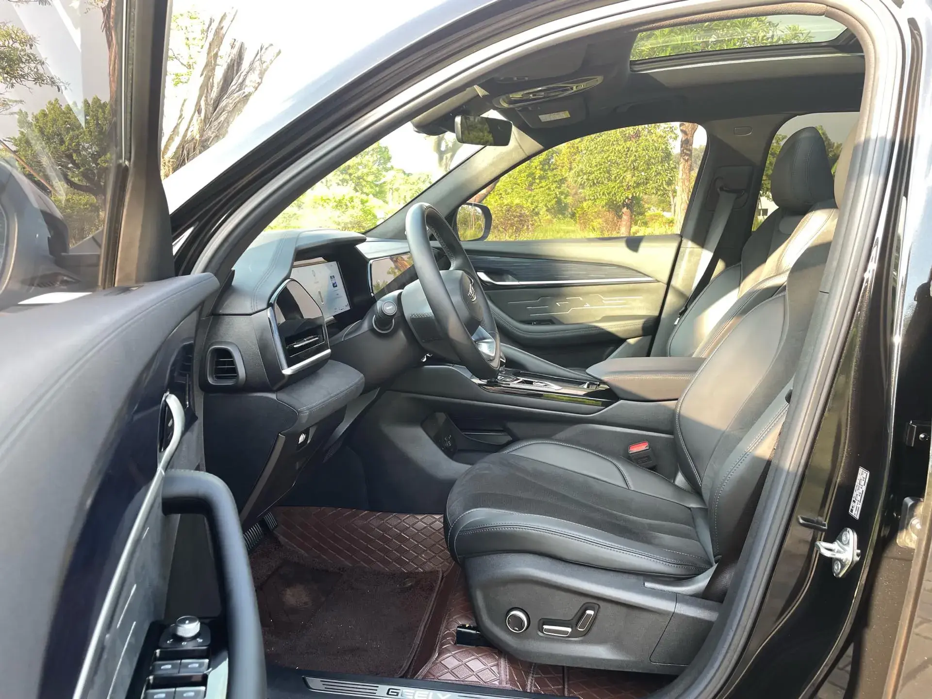 2024 GEELY MONJARO thumbnail 4