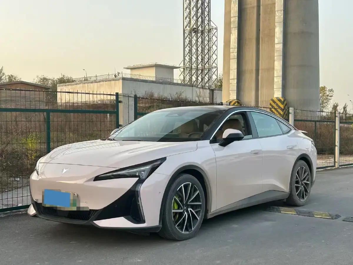 2024 ARCFOX αS5 BEV 79.2KWH