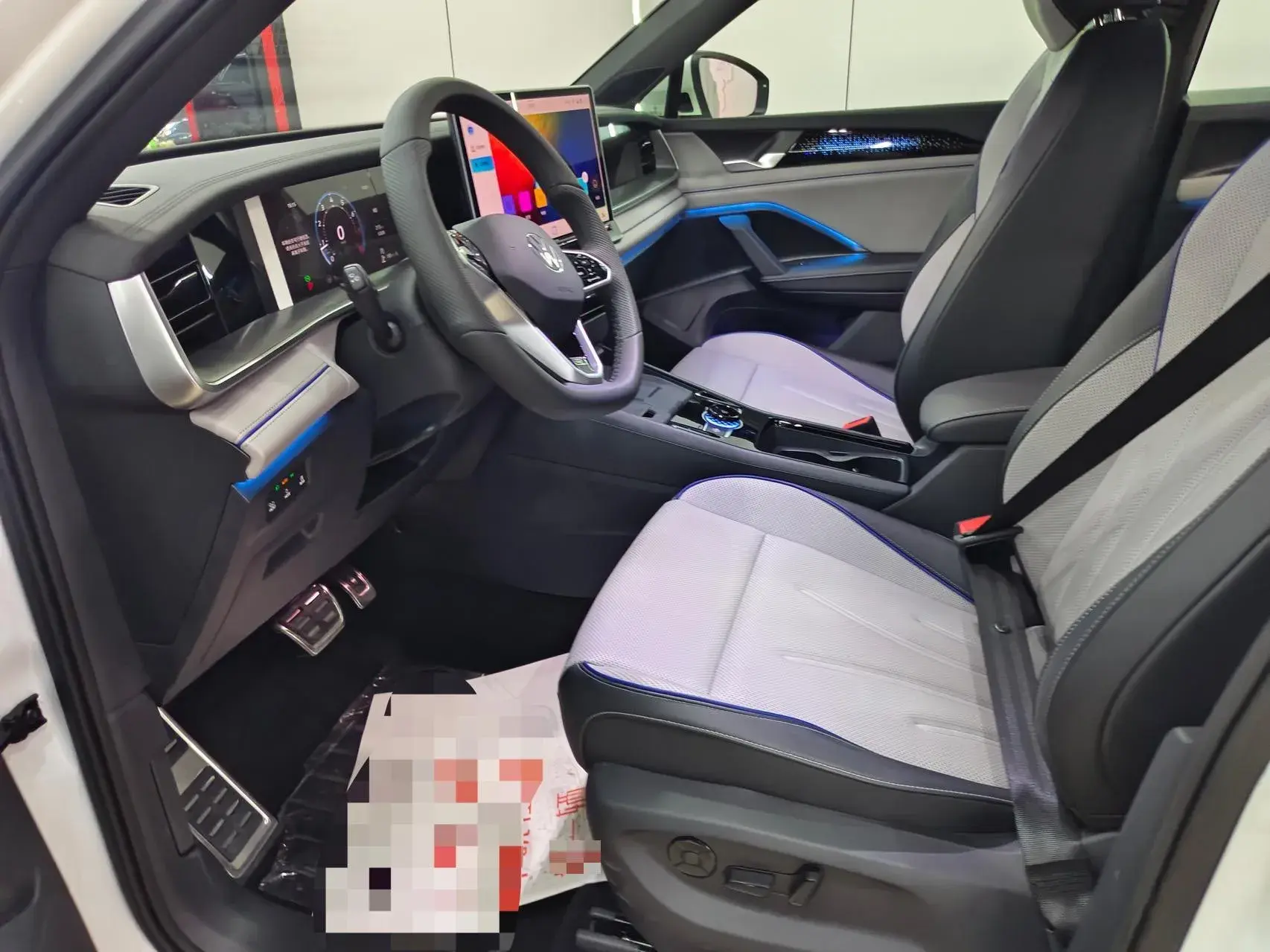 2025 VOLKSWAGEN TAYRON thumbnail 4