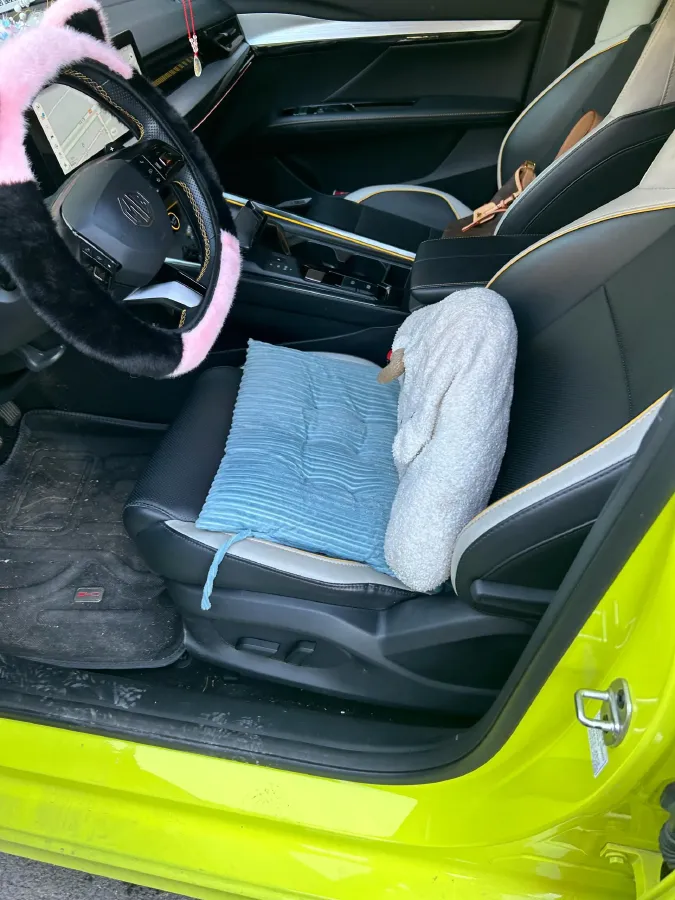 2024 MG Cyberster BEV 64KWH,autocango,china used car exporter,china ev exporter,chinese used car exporter,chinese used ev exporter