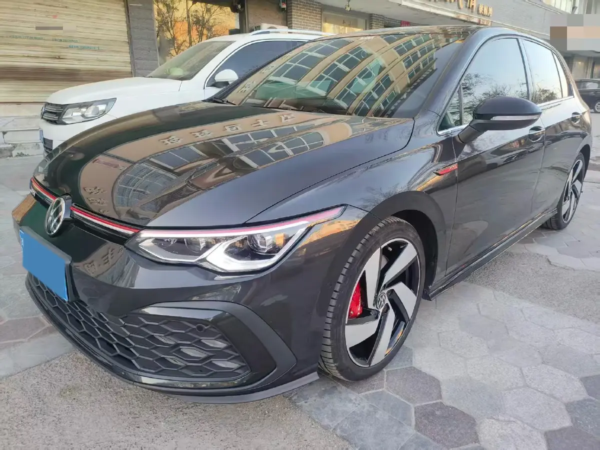 2023 Volkswagen GolfGTI 2.0T 220HP L4 7DCT