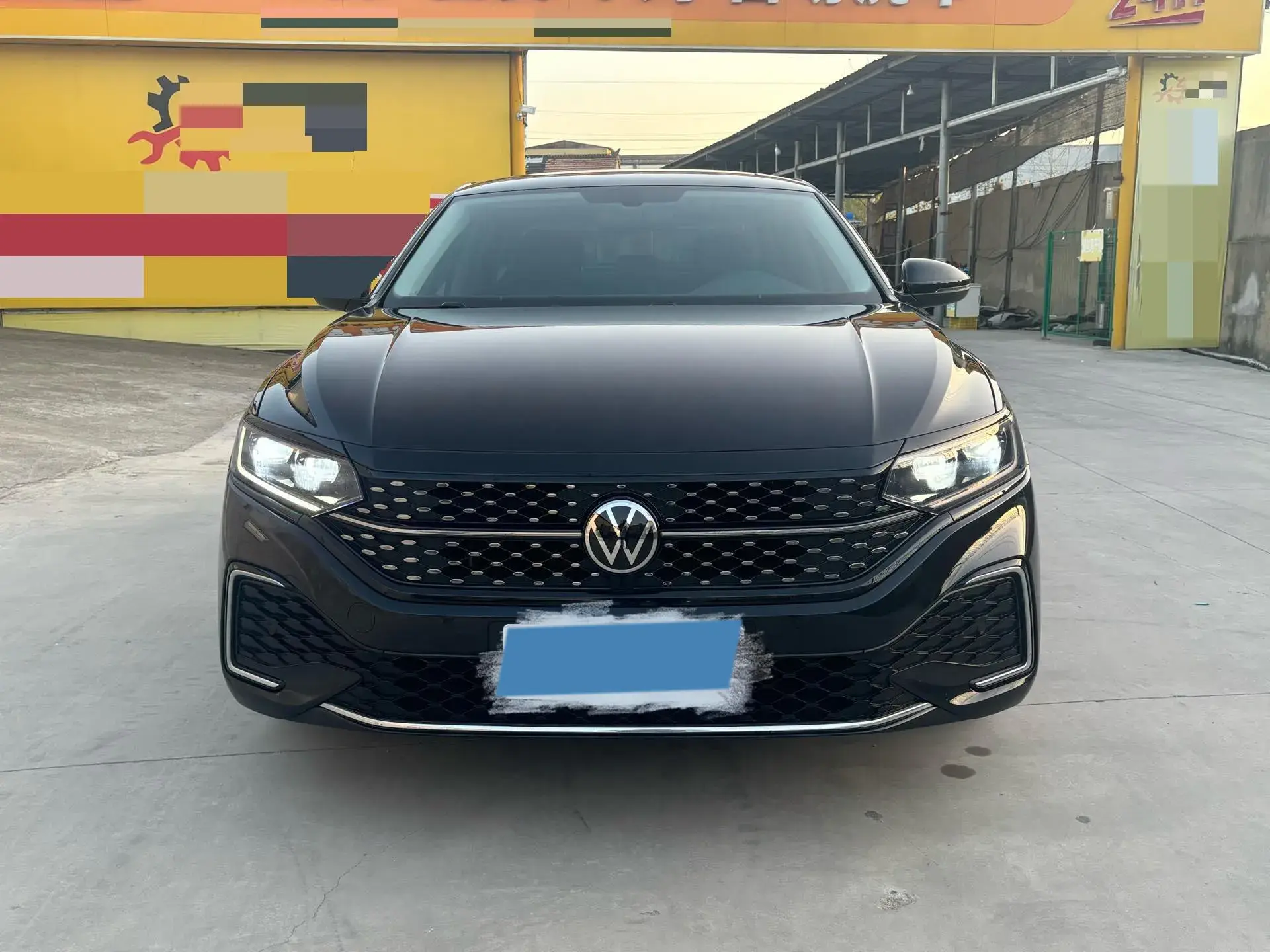 2023 VOLKSWAGEN PASSAT thumbnail 2