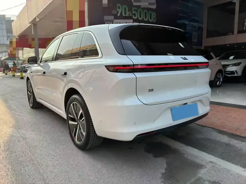 2024 LI L6 thumbnail 4