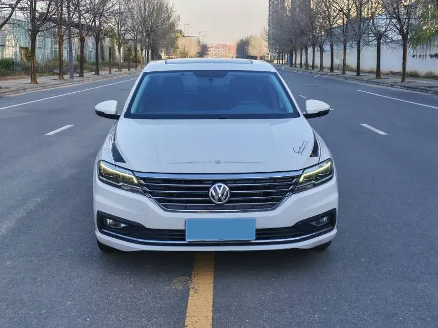 2019 VOLKSWAGEN LAVIDA thumbnail 2