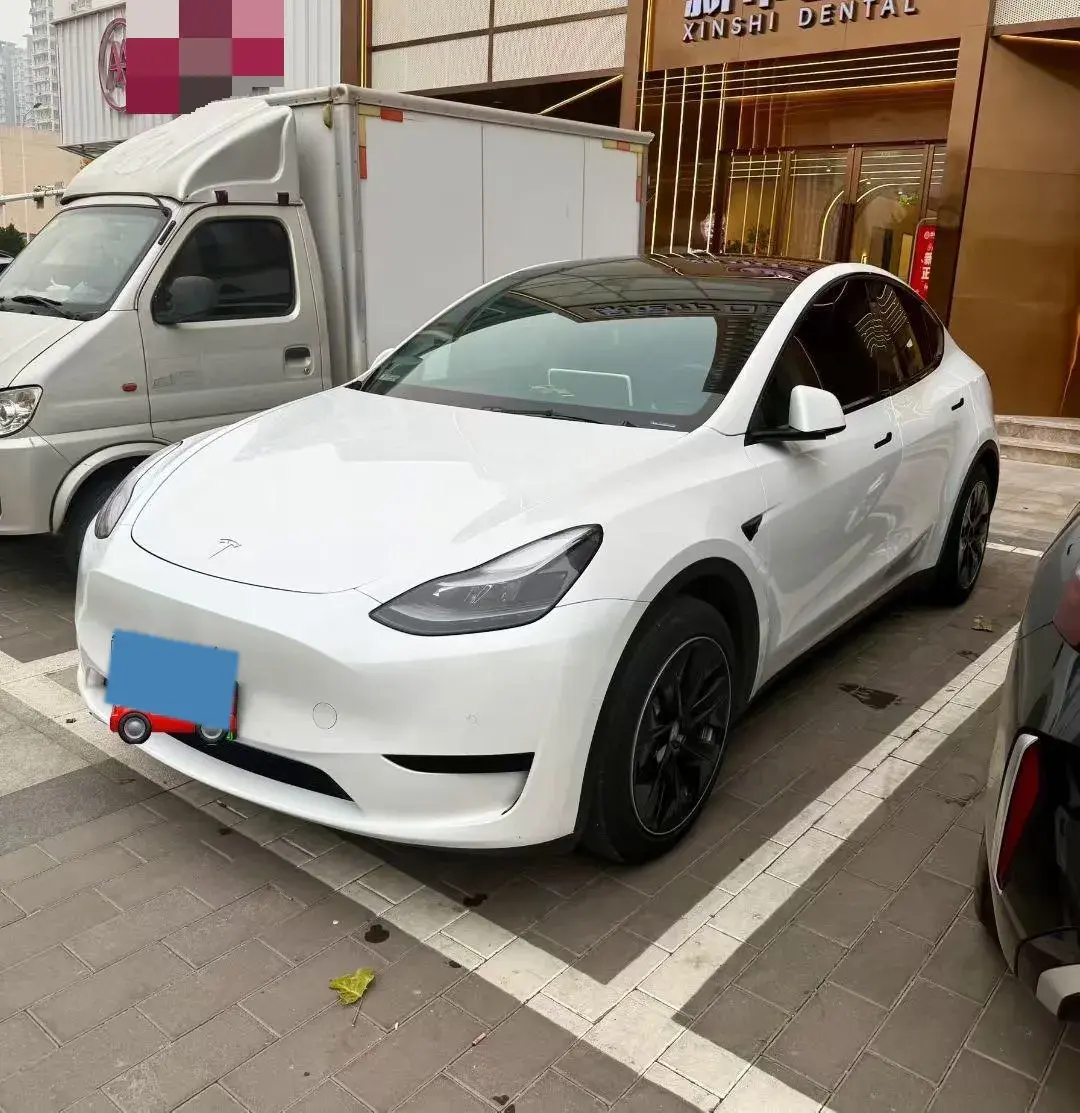 2022 TESLA MODEL view 1