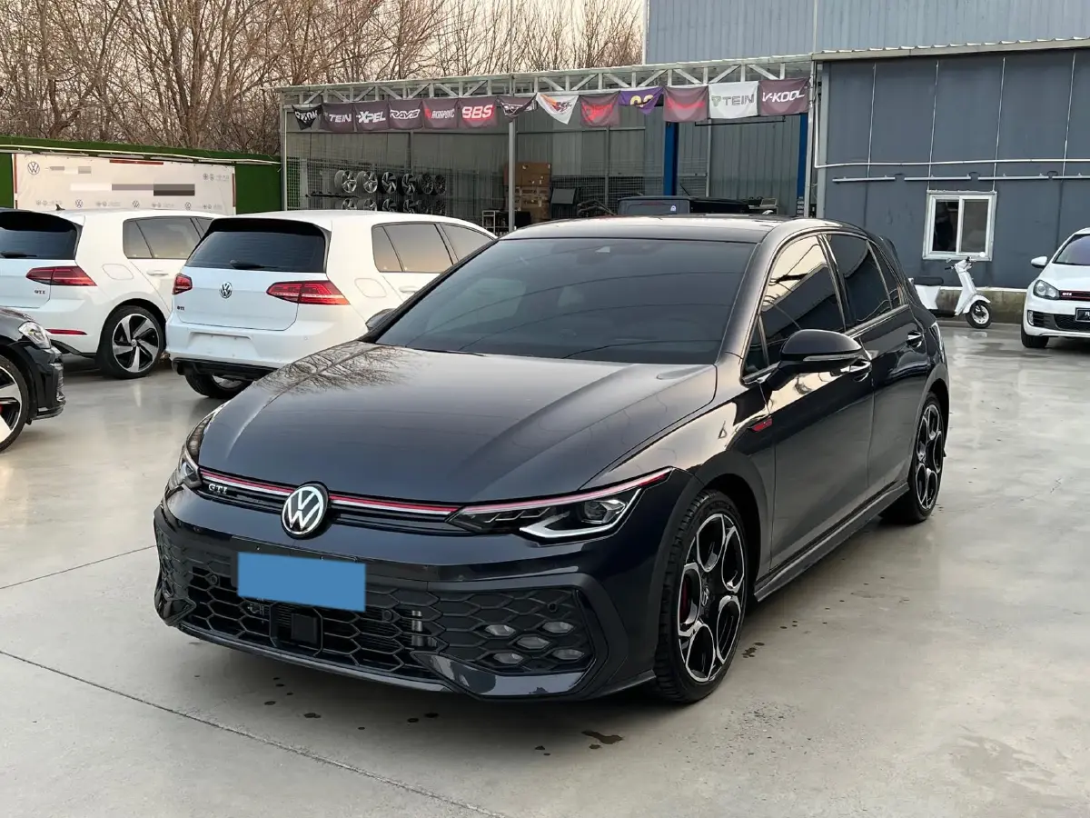 2025 Volkswagen GolfGTI 2.0T 220HP L4 7DCT