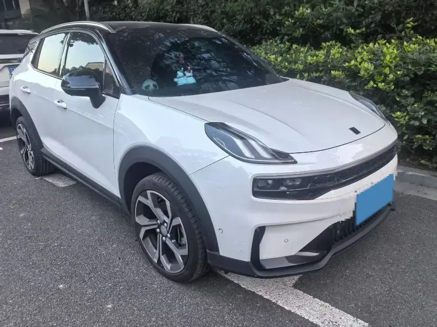 2023 LYNK&CO 06 thumbnail 2