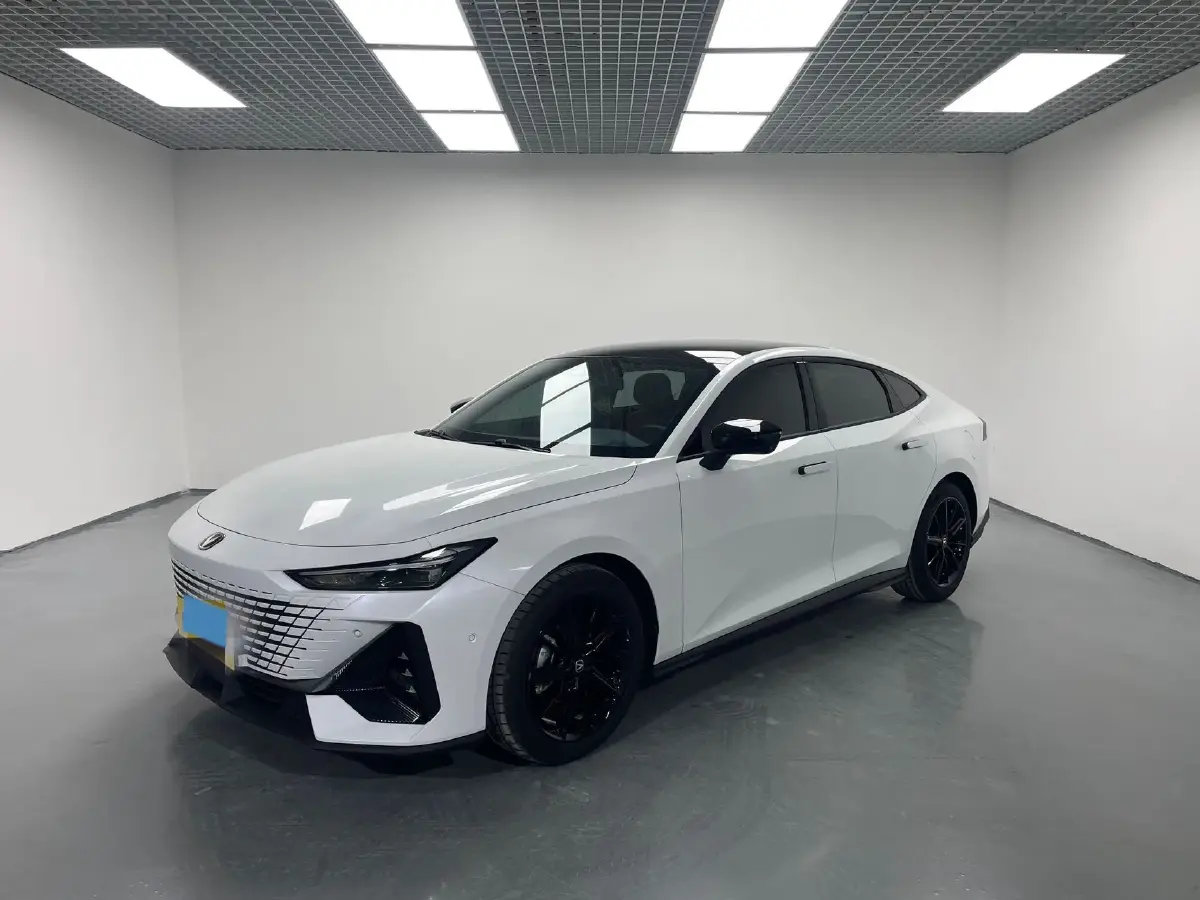 2022 ChangAn UNI-V 1.5T 188HP L4 7DCT
