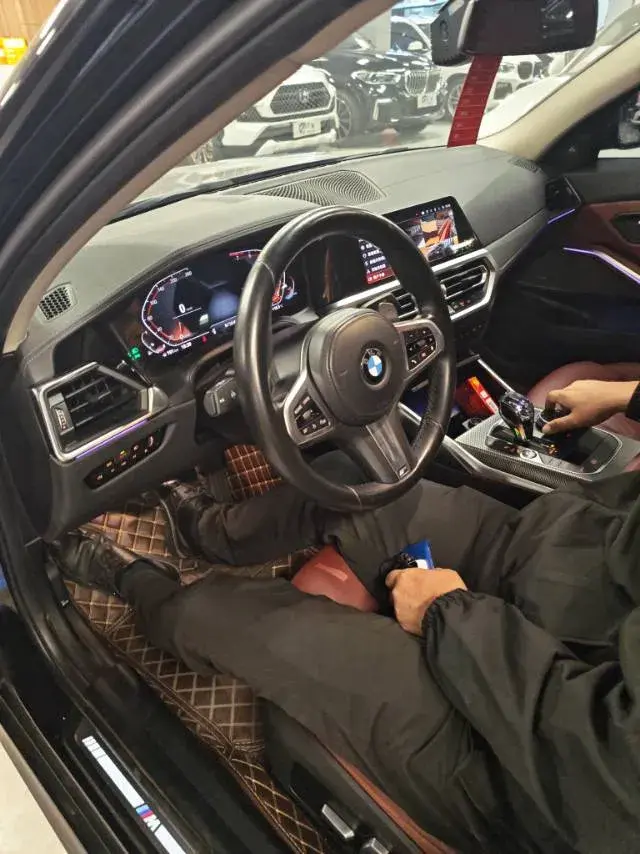 2022 BMW 3 thumbnail 4