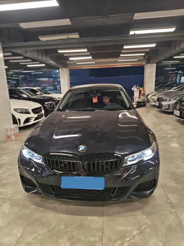 2022 BMW 3 thumbnail 2