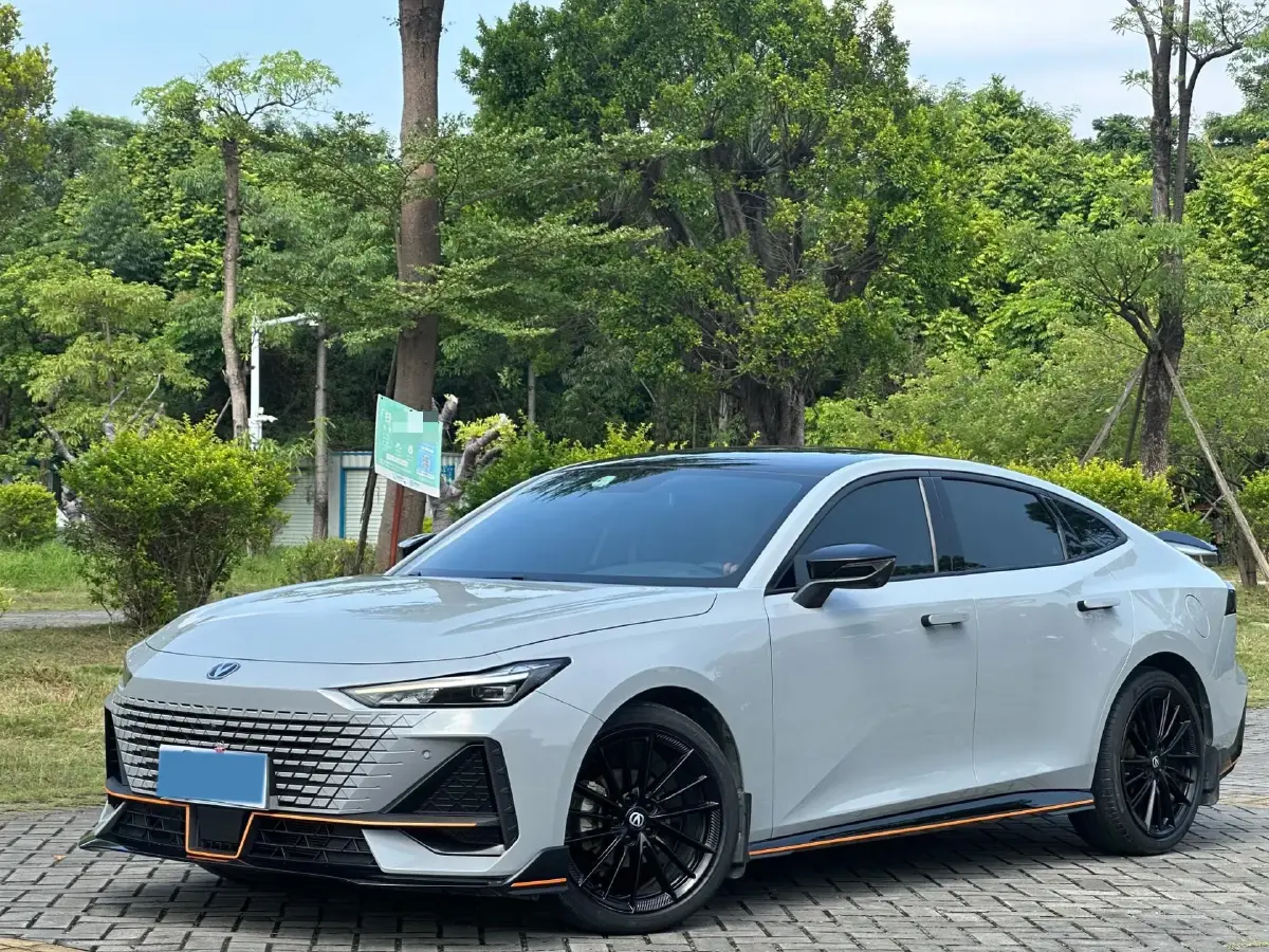 2023 ChangAn UNI-V 1.5T 188HP L4 7DCT