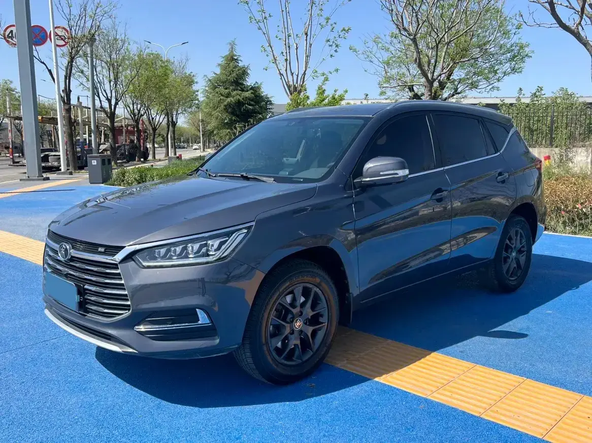 2019 BYD SONG view 1