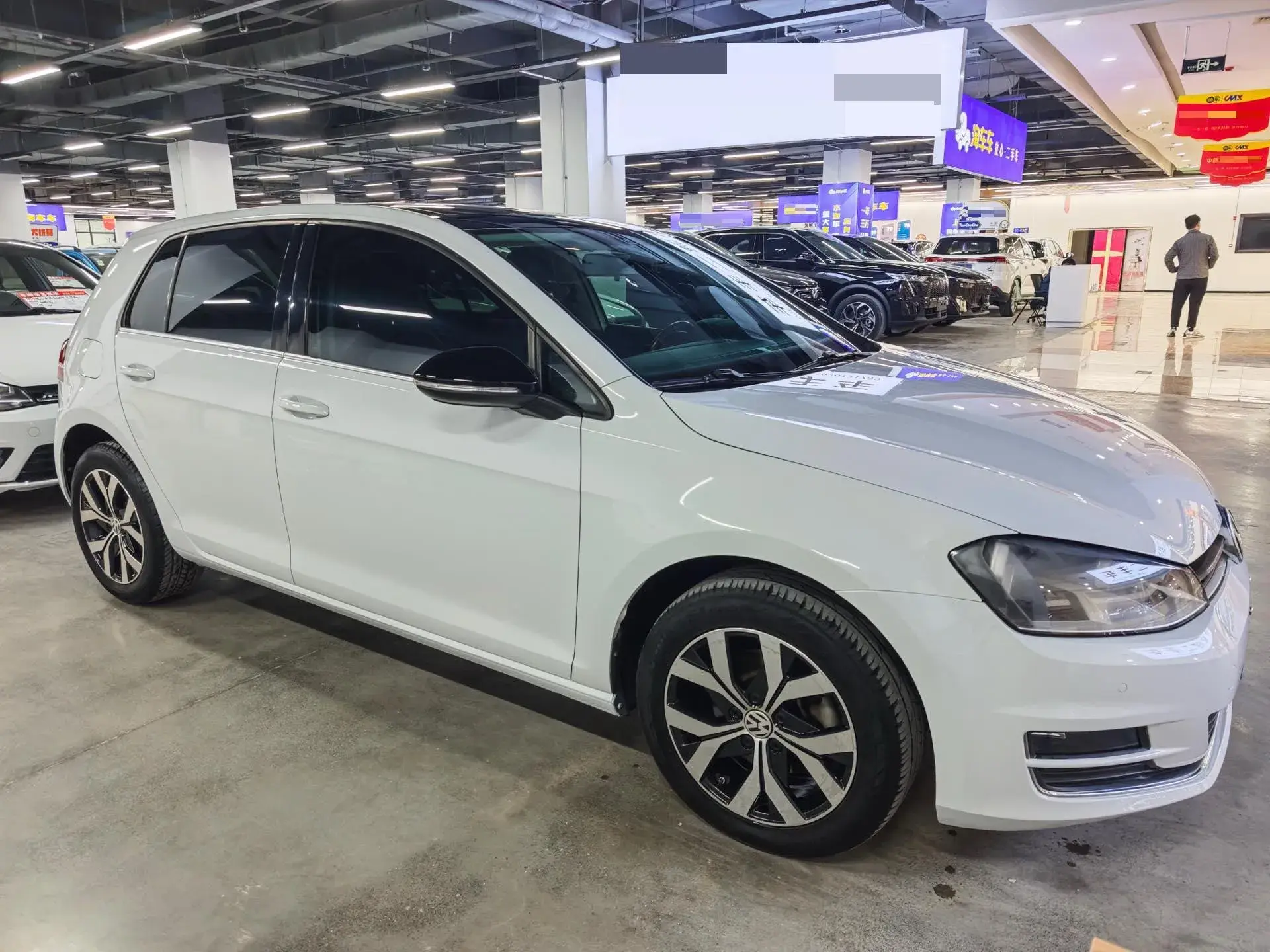 2017 VOLKSWAGEN GOLF thumbnail 3