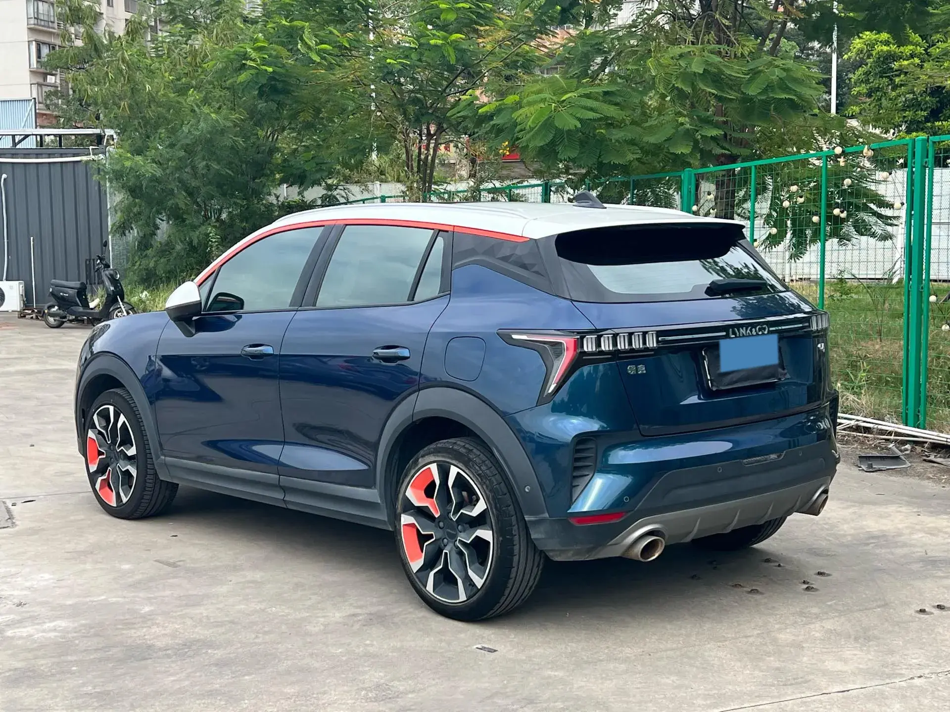 2020 LYNK&CO 06 thumbnail 4