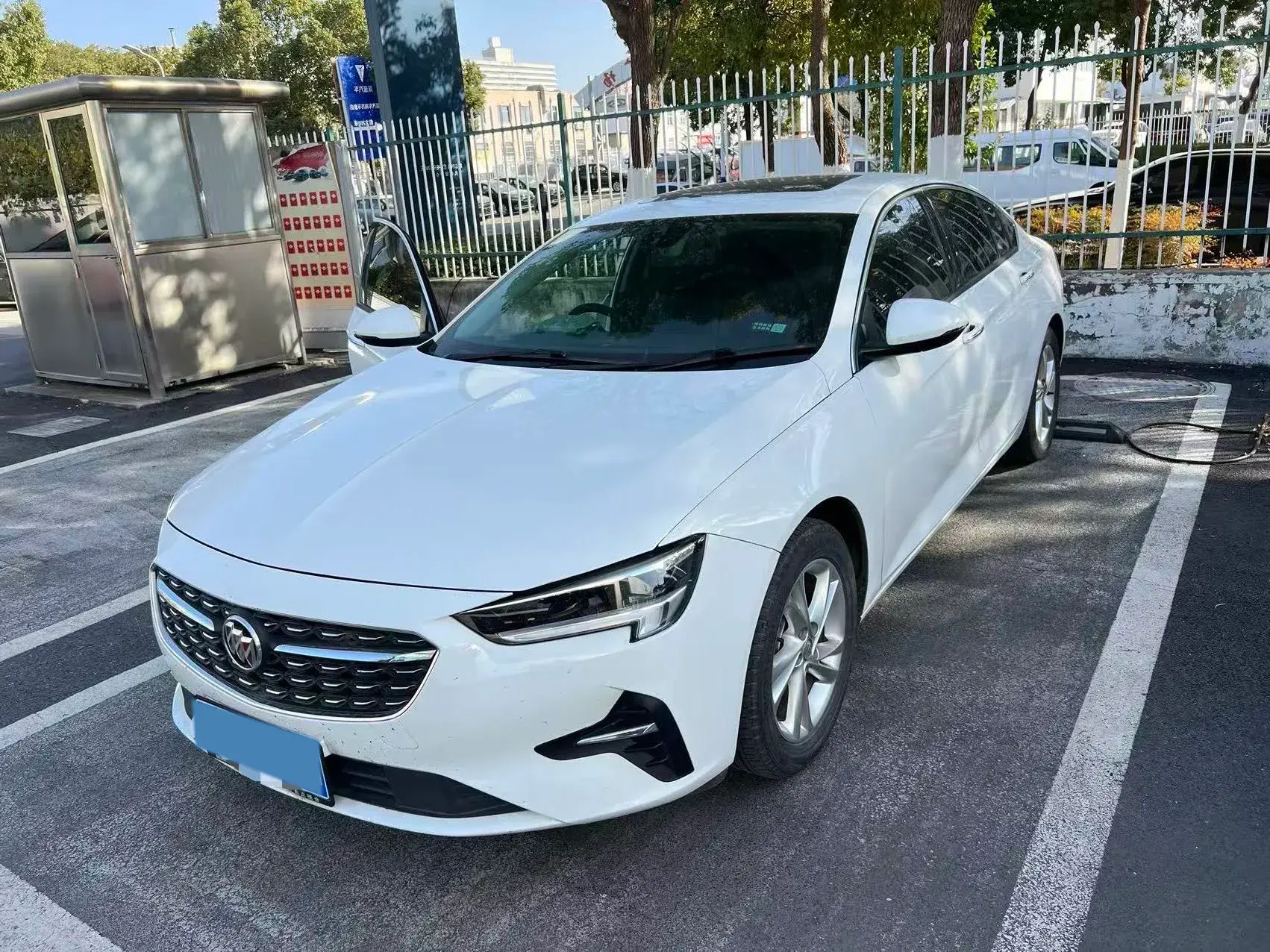 2022 BUICK REGAL view 1