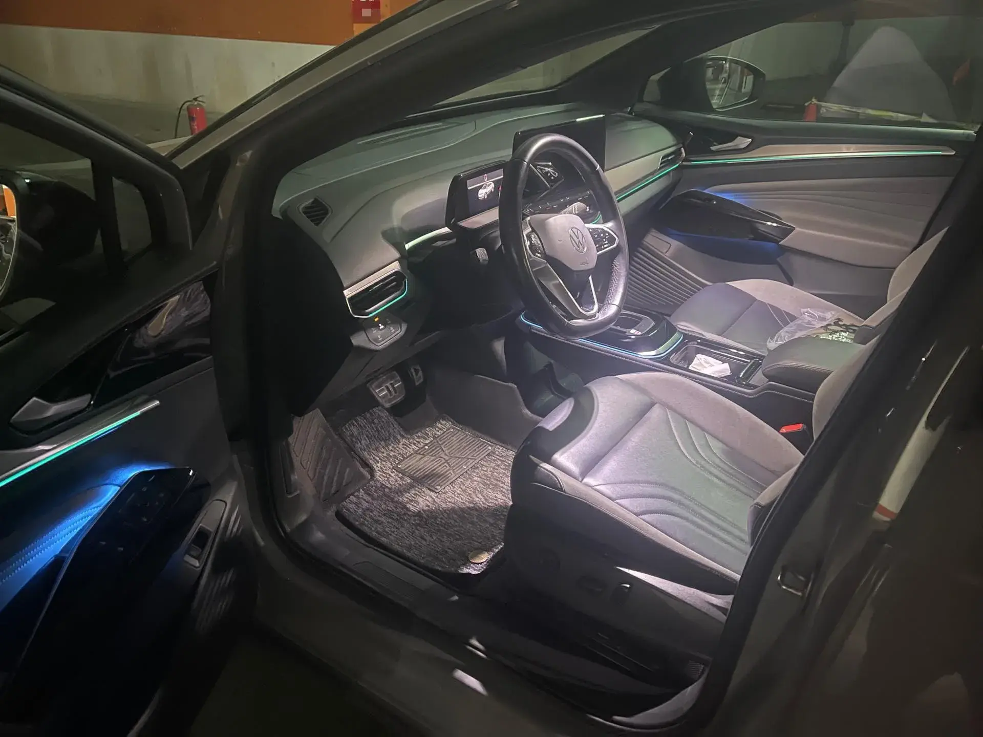 2021 VOLKSWAGEN ID.4 thumbnail 3