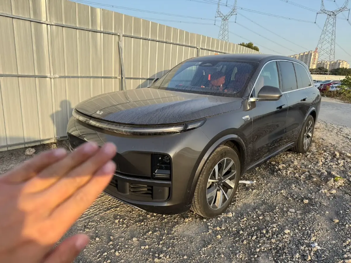 2023 Li L8 Range Extended 154HP REEV 40.9KWH