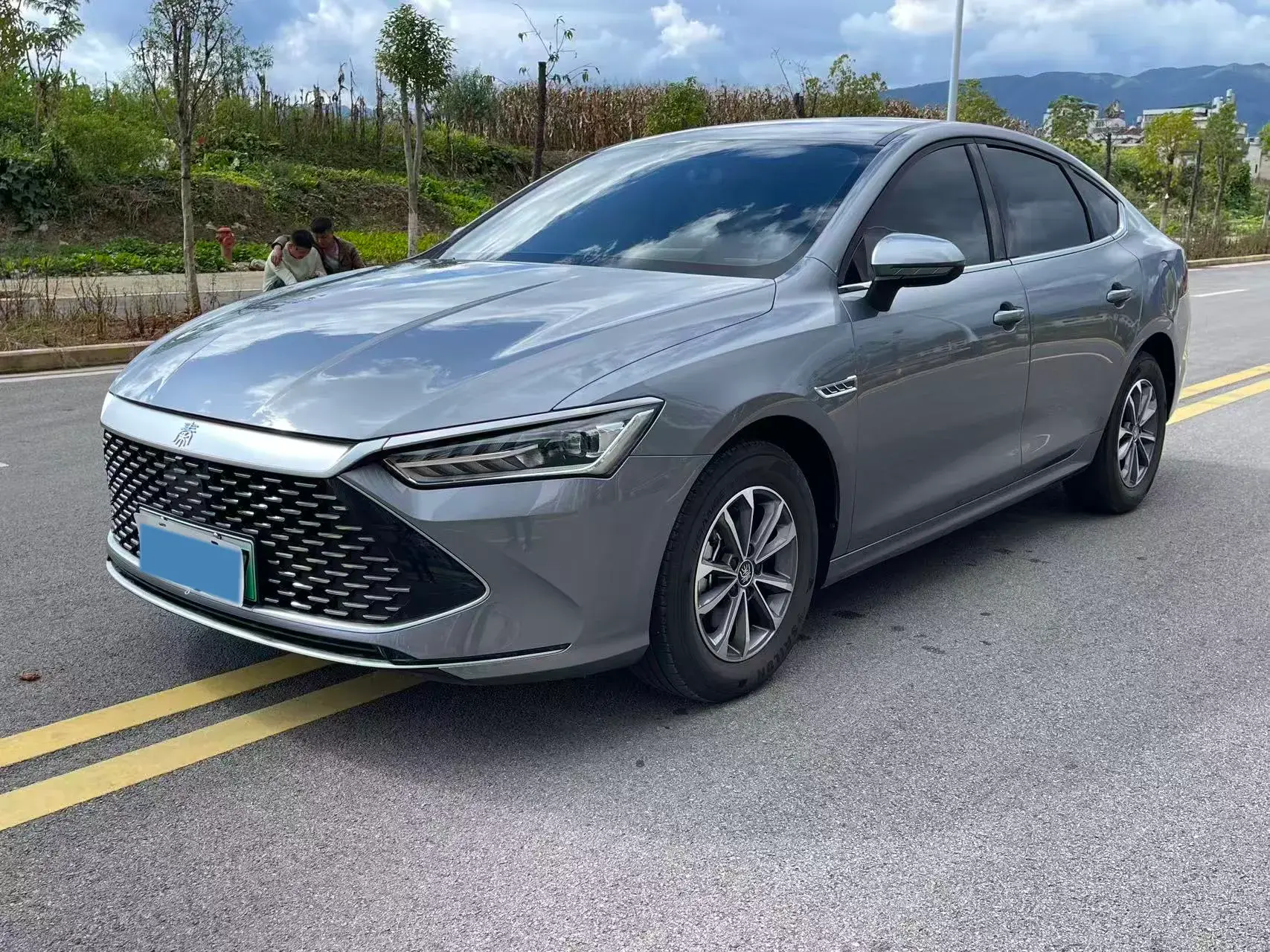 2025 BYD QIN view 1