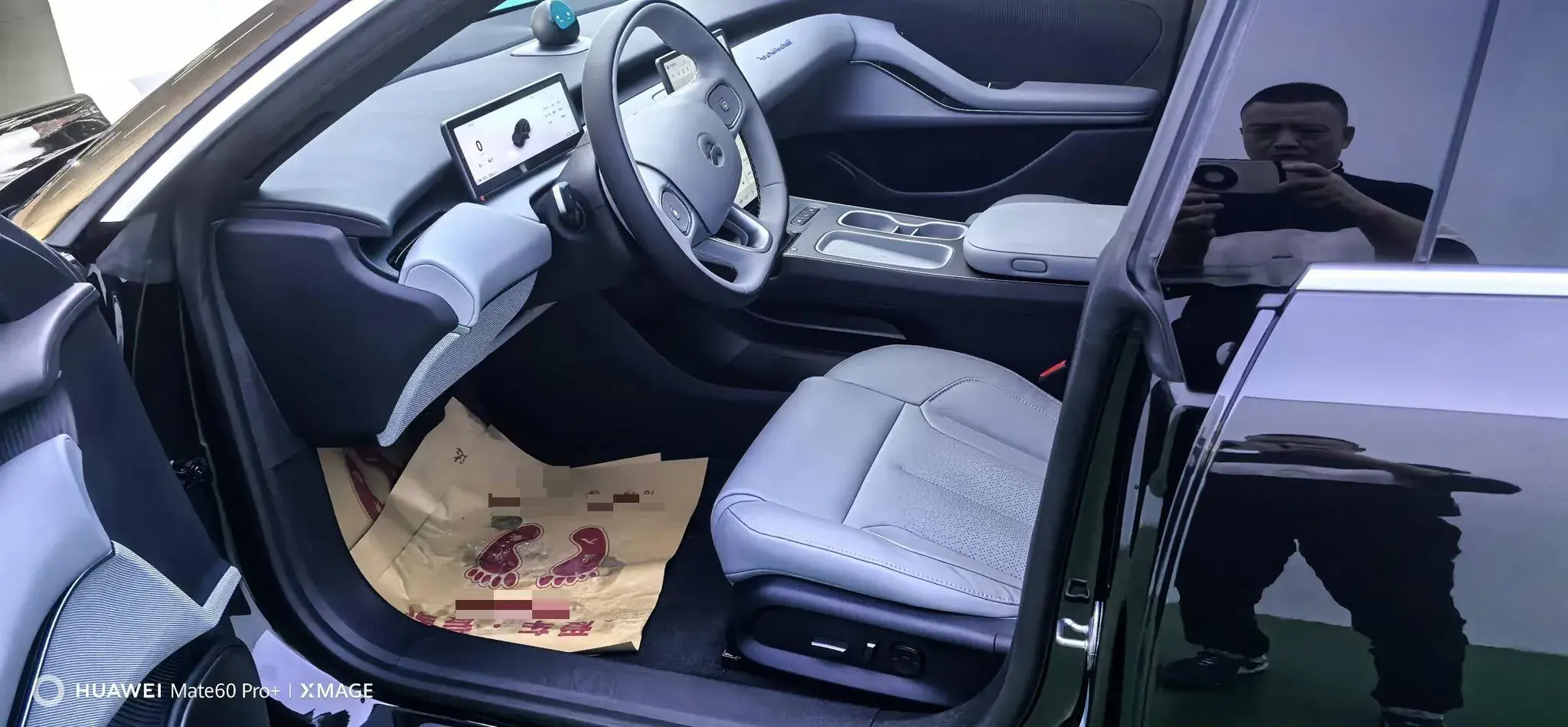 2025 NIO ET5T thumbnail 3