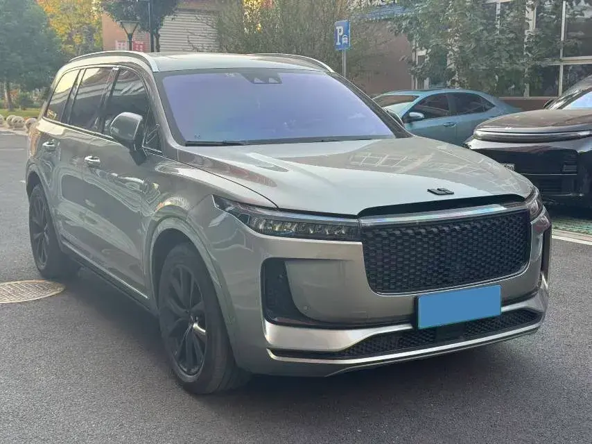 2020 LI ONE thumbnail 3