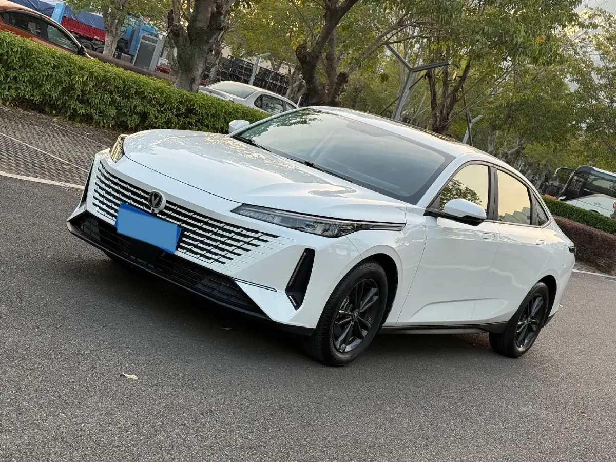 2023 ChangAn Lamore 1.5T 170HP L4 7DCT