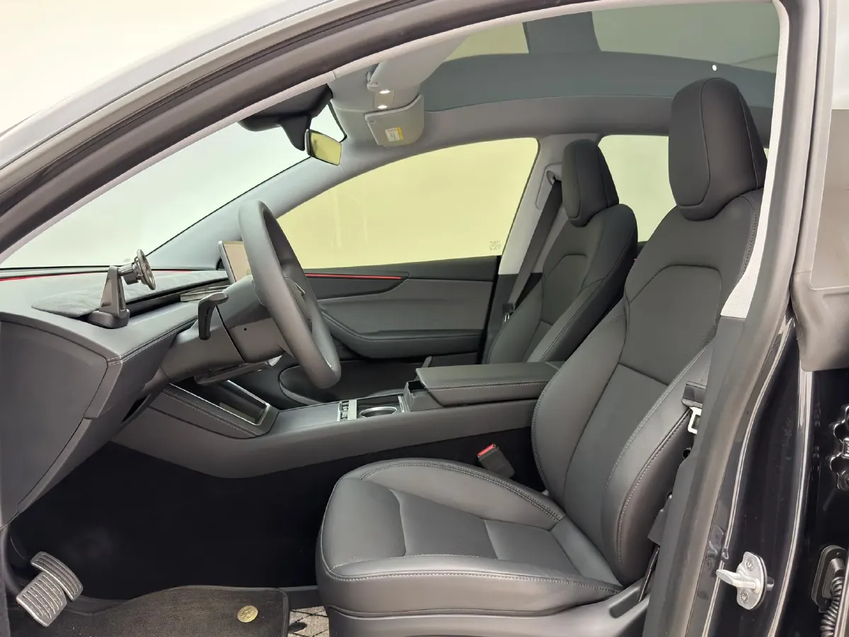 2025 Tesla Model Y BEV 62.5KWH,autocango,china used car exporter,china ev exporter,chinese used car exporter,chinese used ev exporter