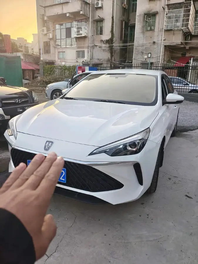 2023 Roewe i5 1.5L 129HP L4 5MT