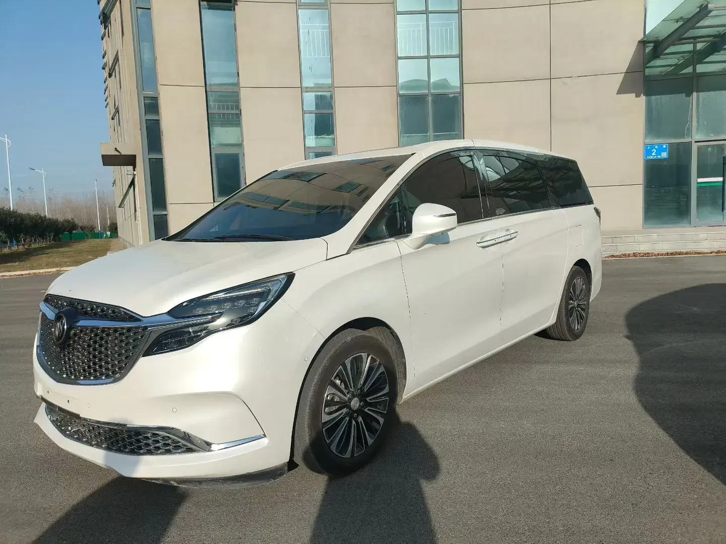 2020 BUICK GL8 view 1