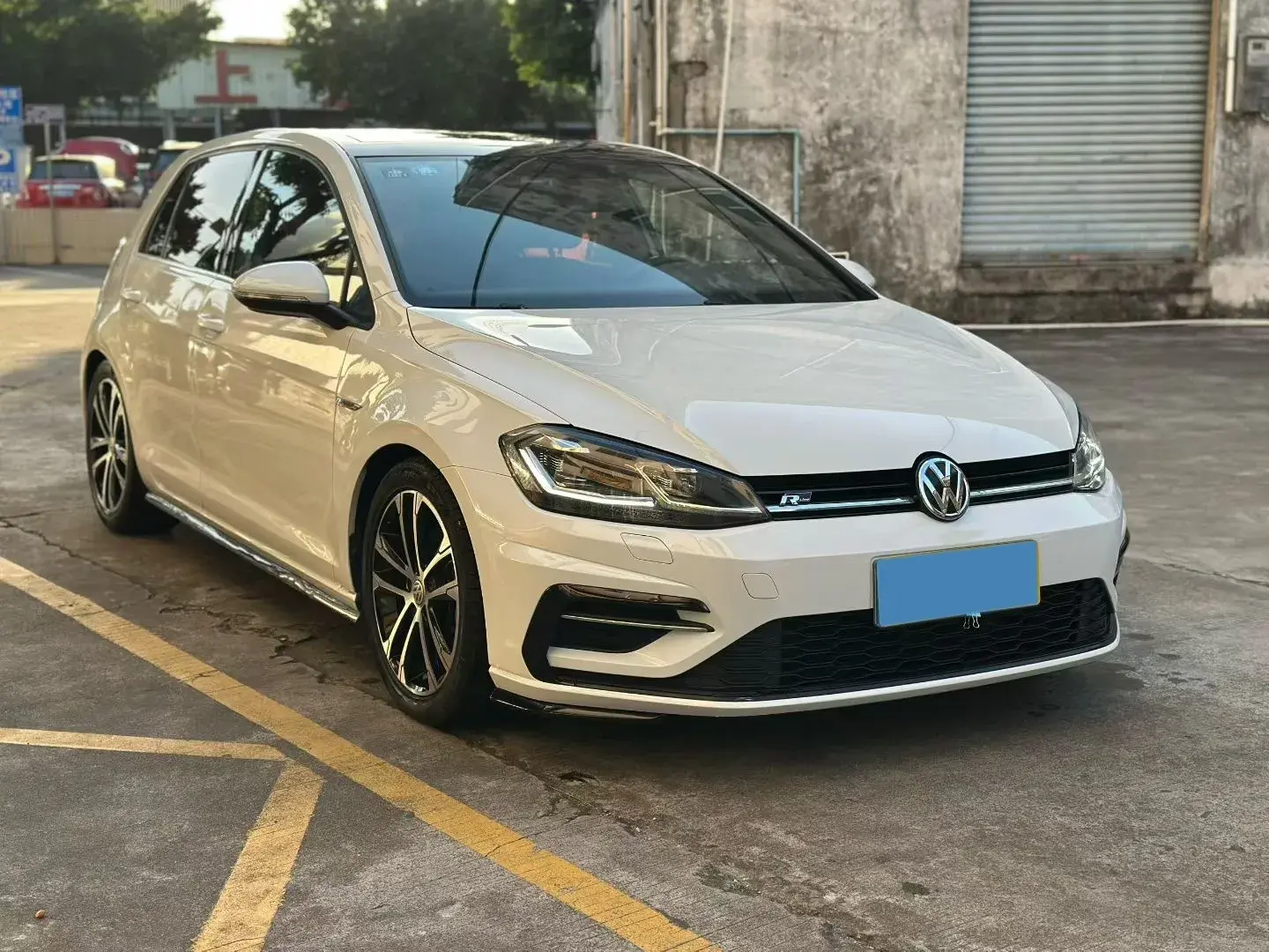 2019 VOLKSWAGEN GOLF thumbnail 3