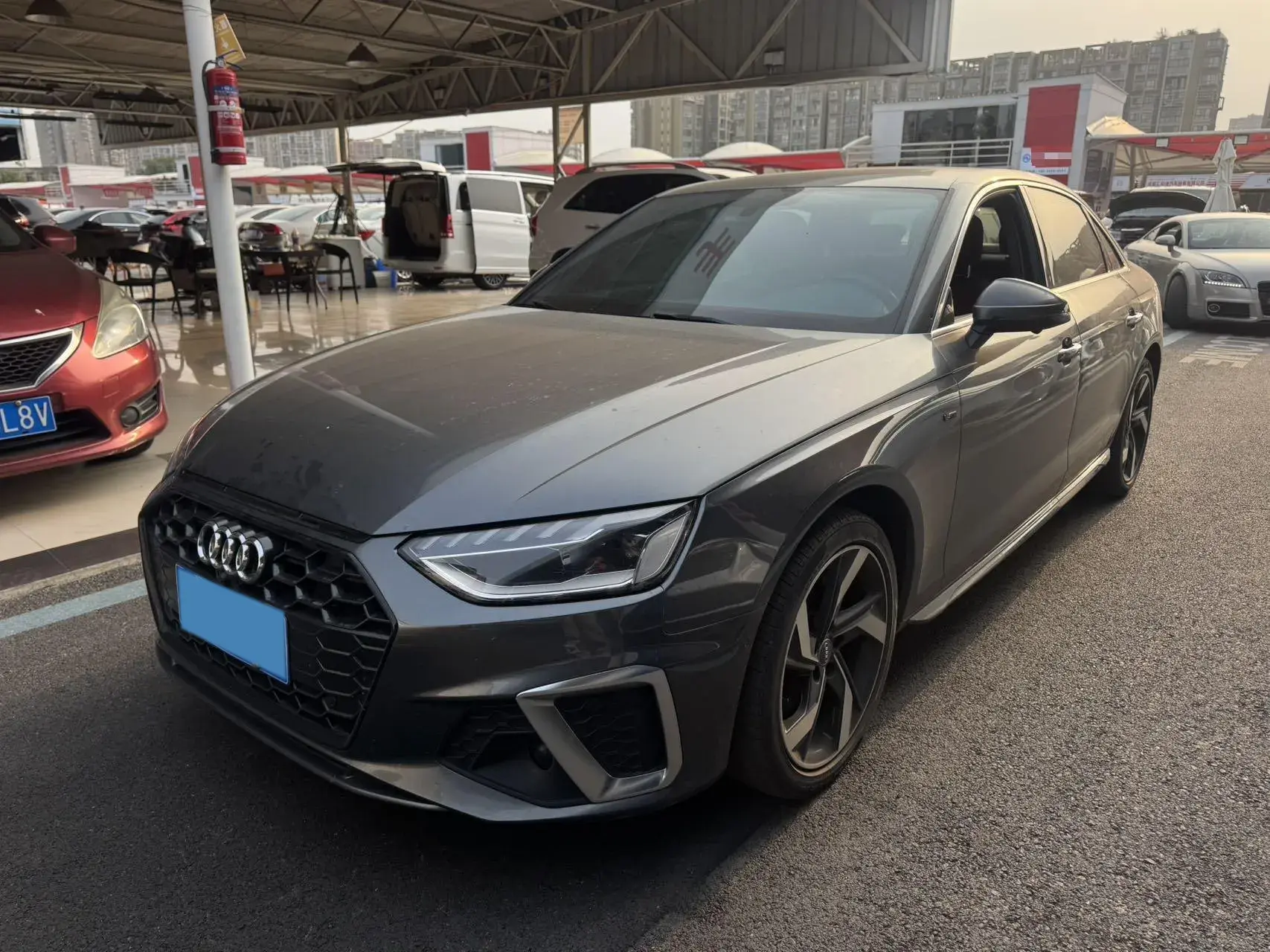 2021 AUDI A4L view 1