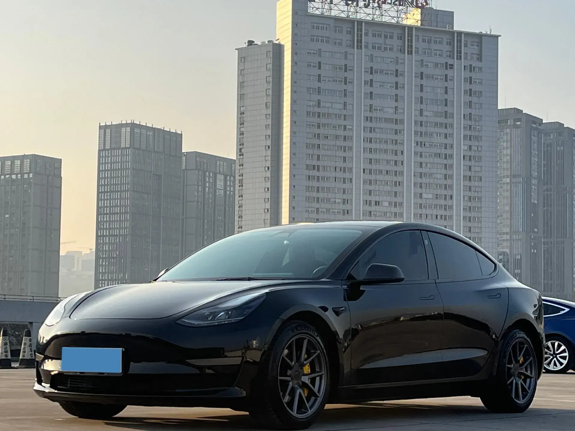2022 TESLA MODEL view 1