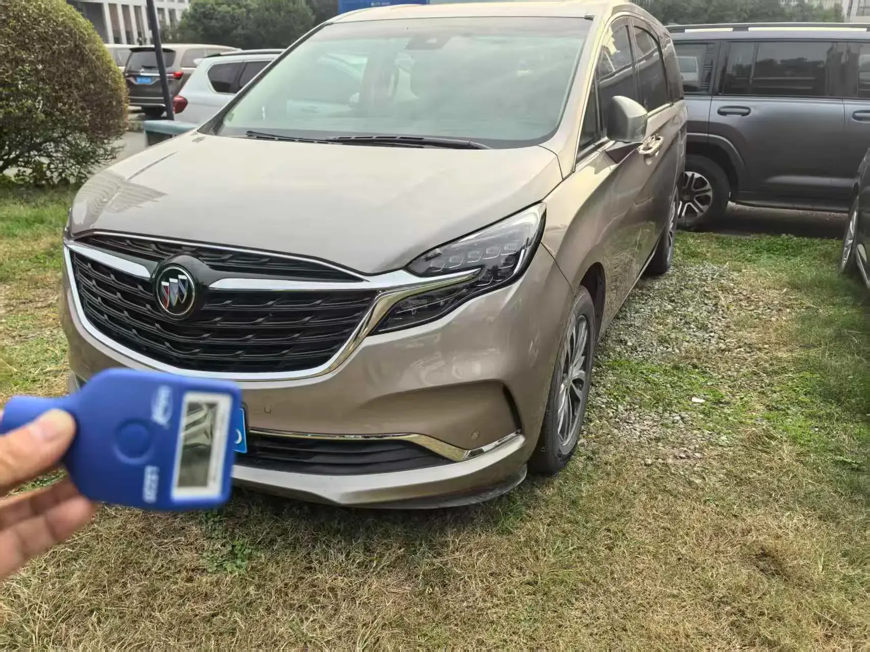 2022 BUICK GL8 view 1