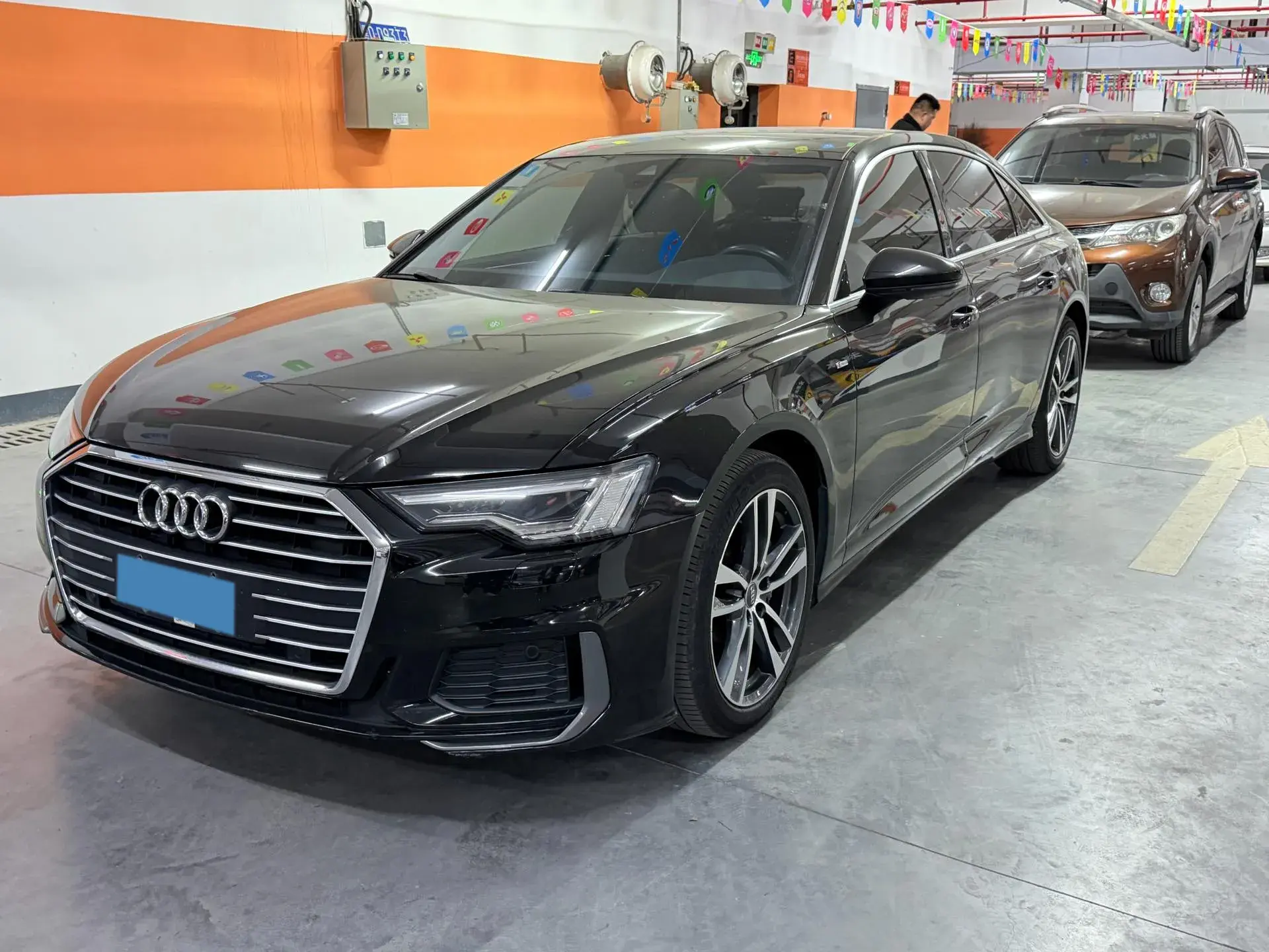 2021 AUDI A6L view 1