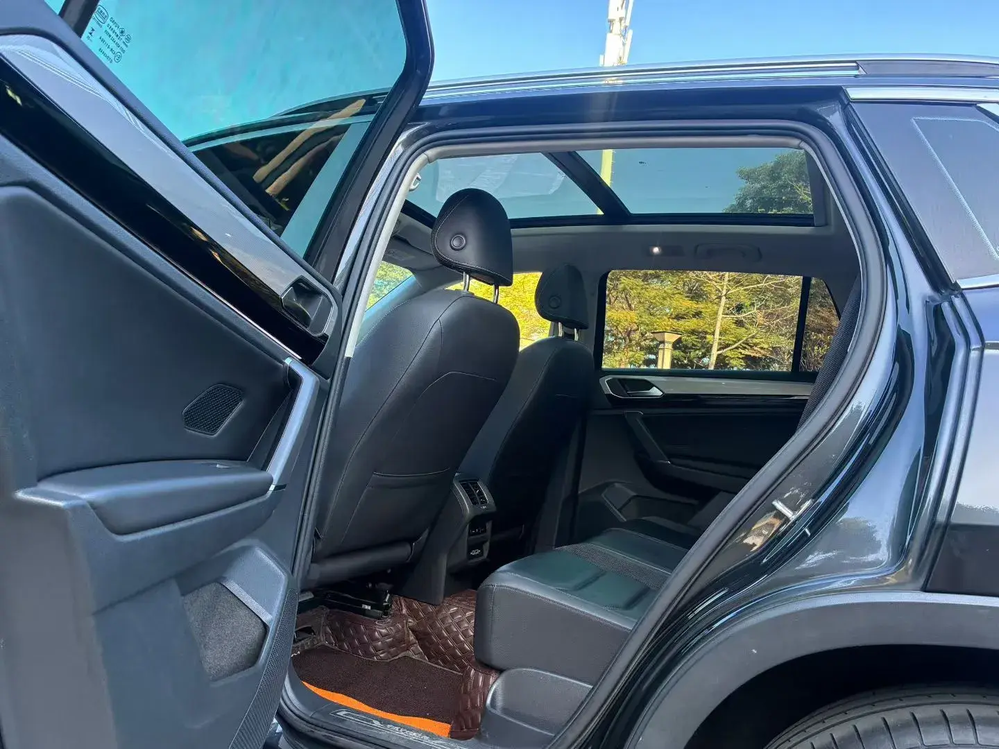 2019 VOLKSWAGEN TAYRON thumbnail 4