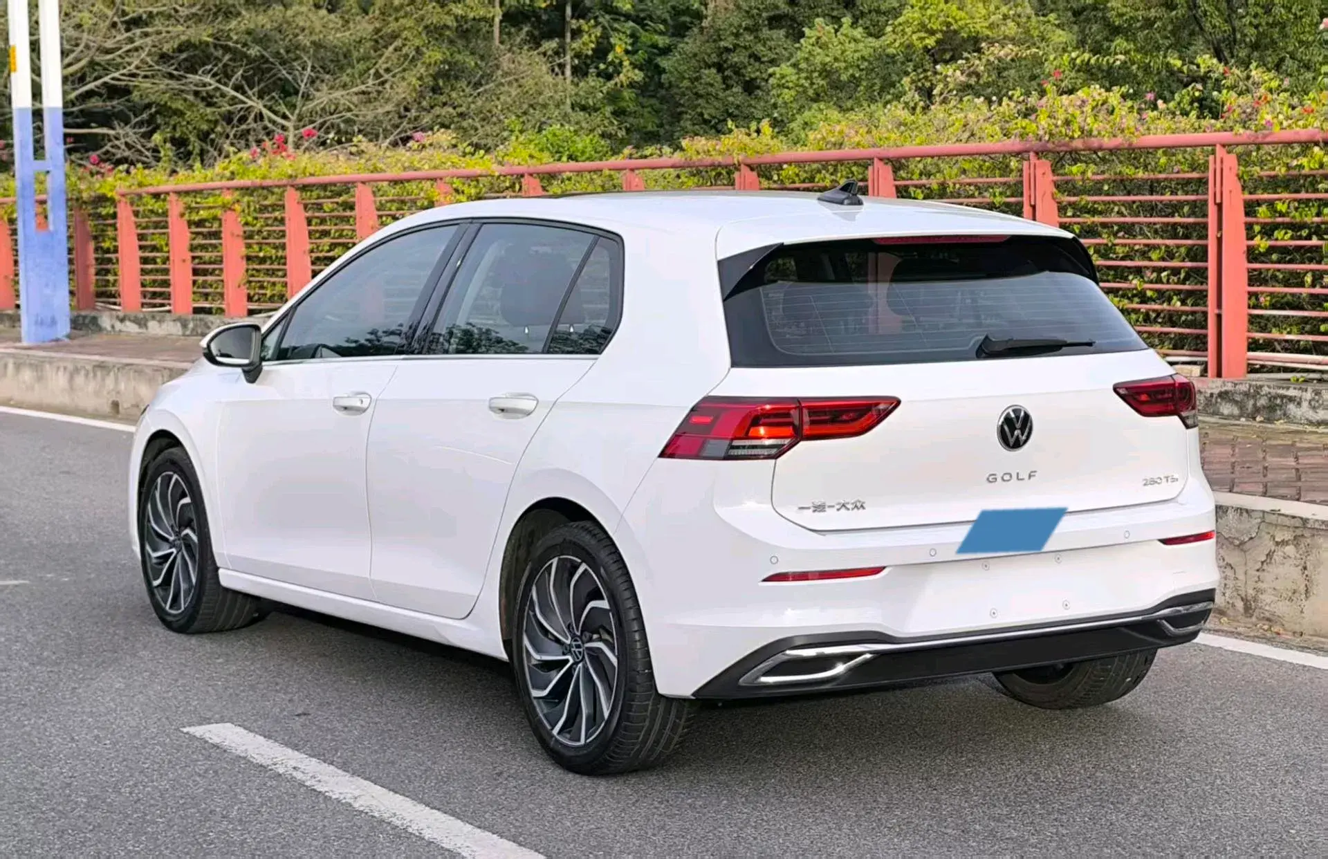2021 VOLKSWAGEN GOLF thumbnail 4