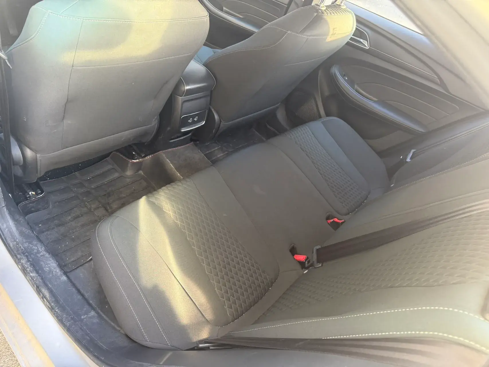 2019 ROEWE I5 thumbnail 3