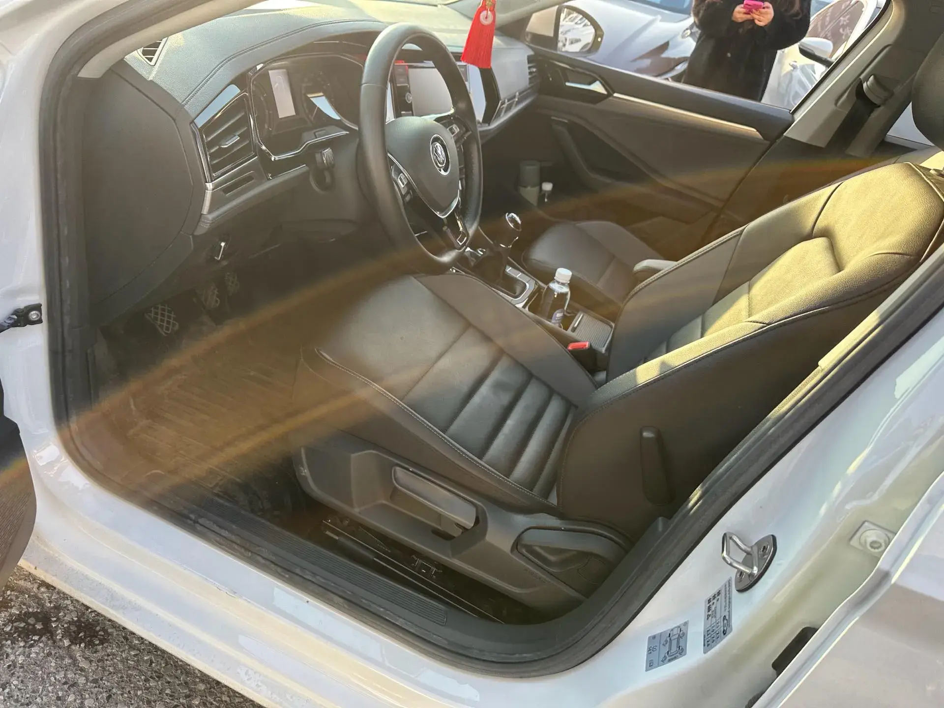 2020 VOLKSWAGEN SAGITAR thumbnail 2