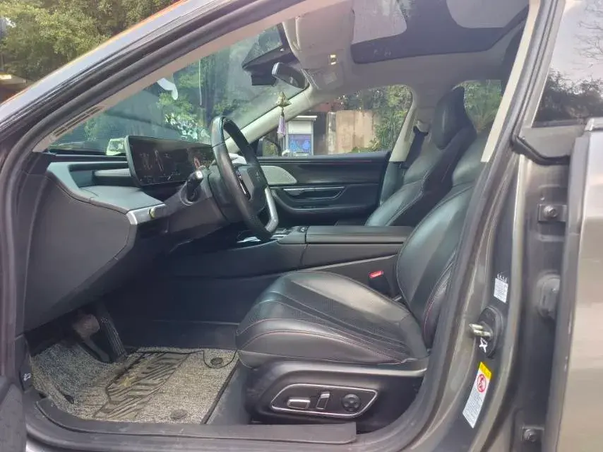 2020 XPENG P7 thumbnail 4