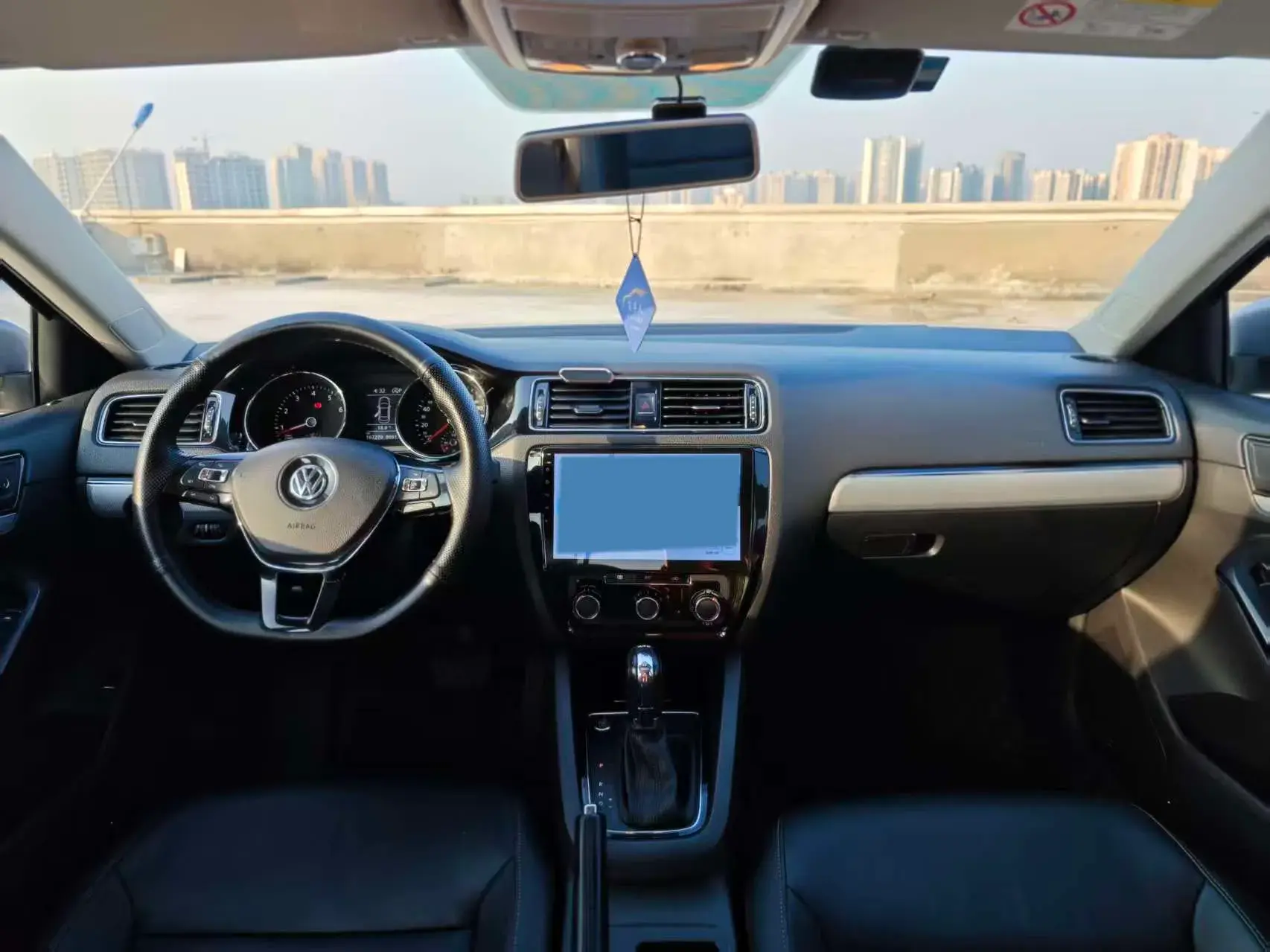 2018 VOLKSWAGEN SAGITAR thumbnail 4