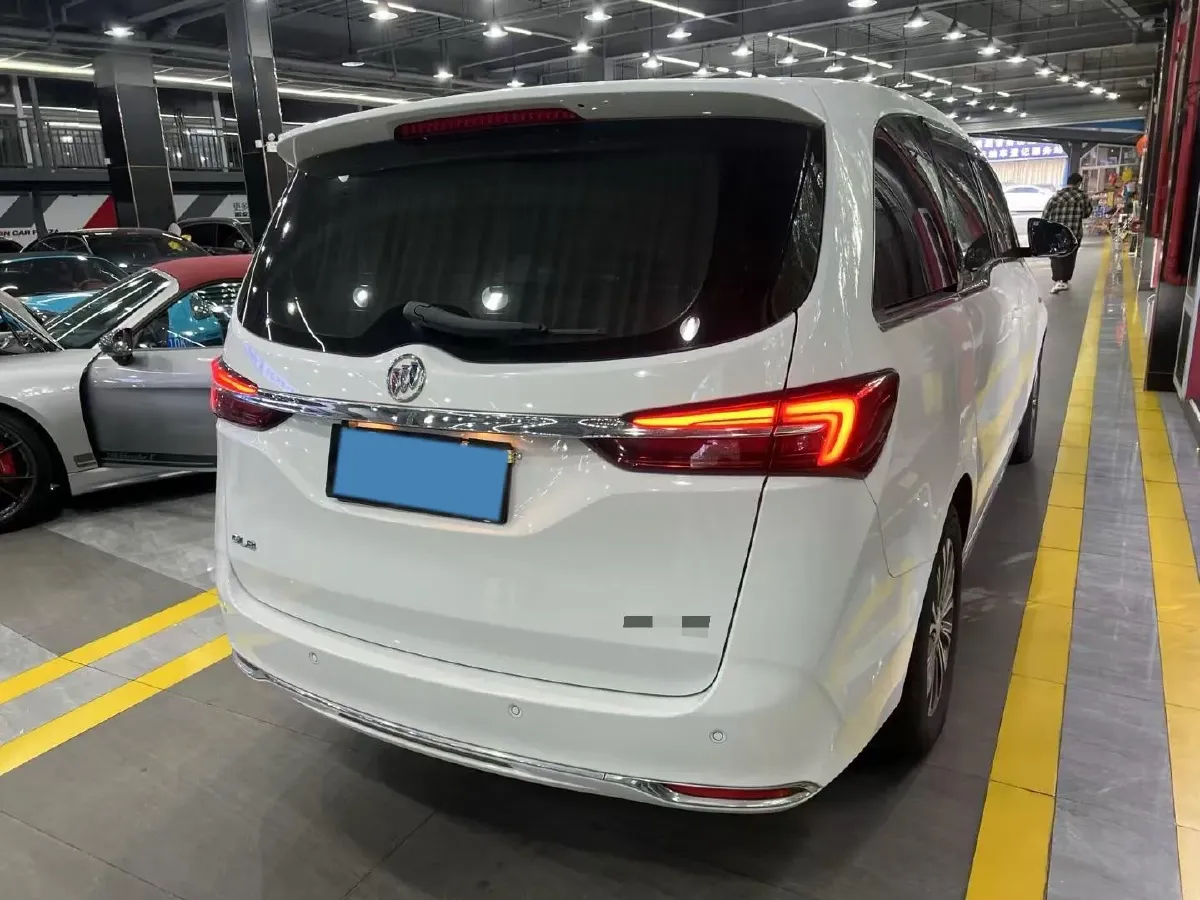 2023 Buick GL8 2.0T 237HP L4 9AT,autocango,china used car exporter,china ev exporter,chinese used car exporter,chinese used ev exporter