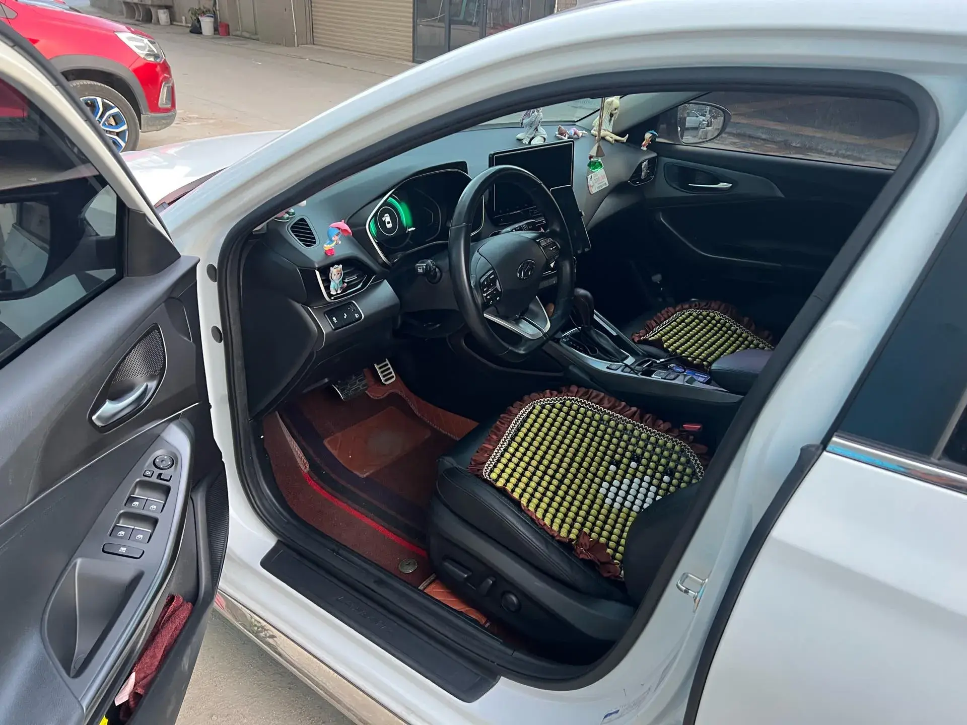 2019 HYUNDAI LA thumbnail 4