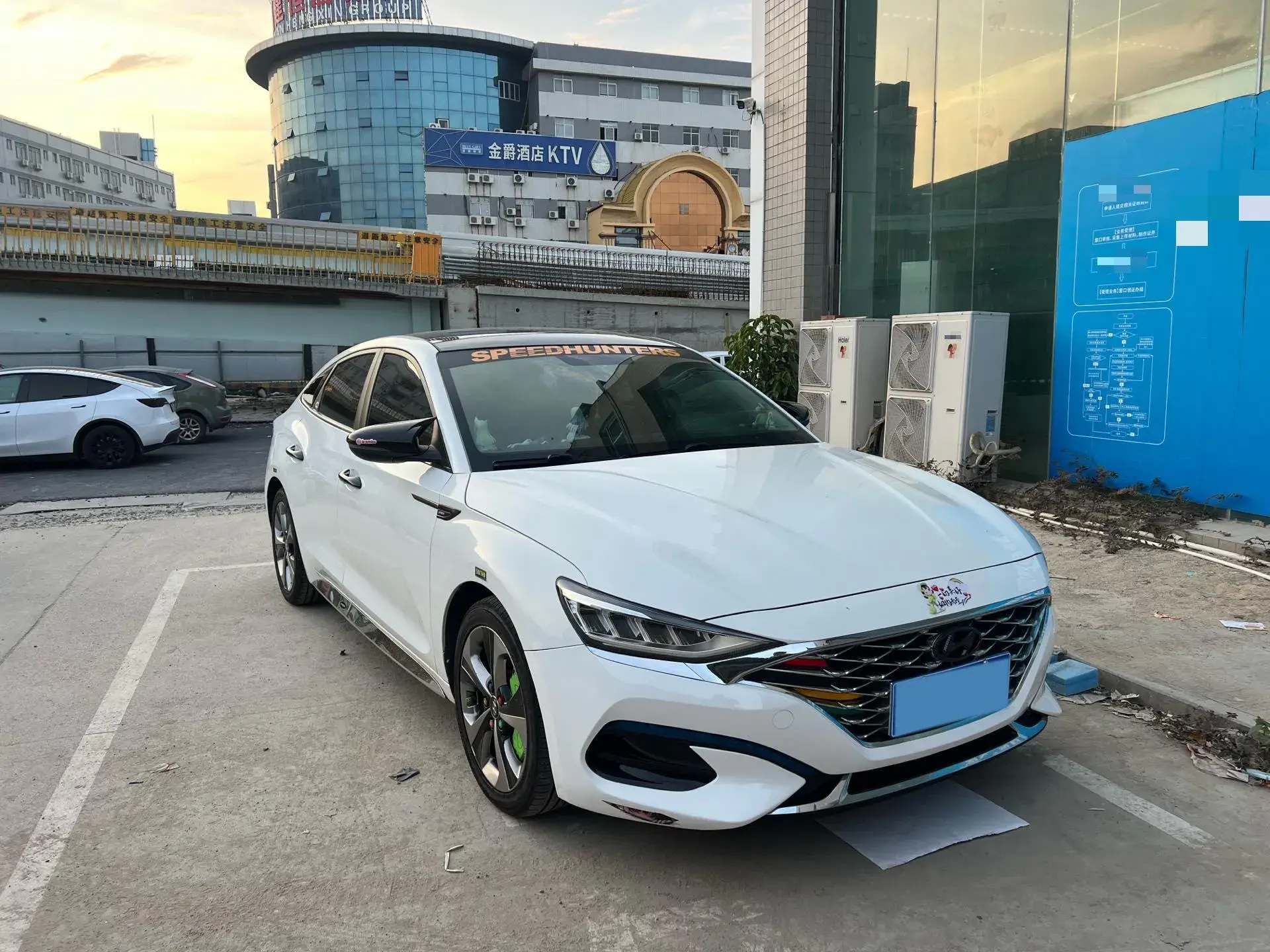 2019 HYUNDAI LA thumbnail 2