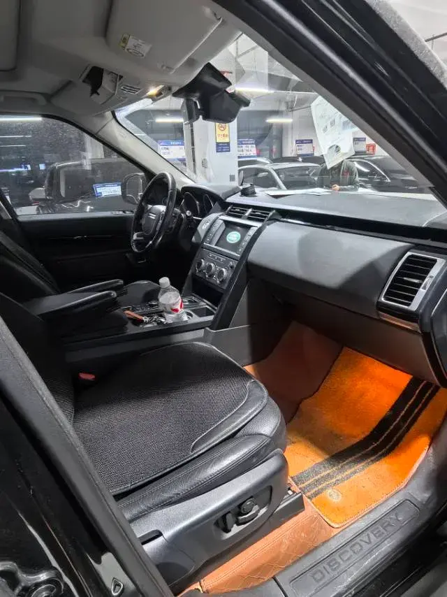 2017 LAND ROVER thumbnail 4