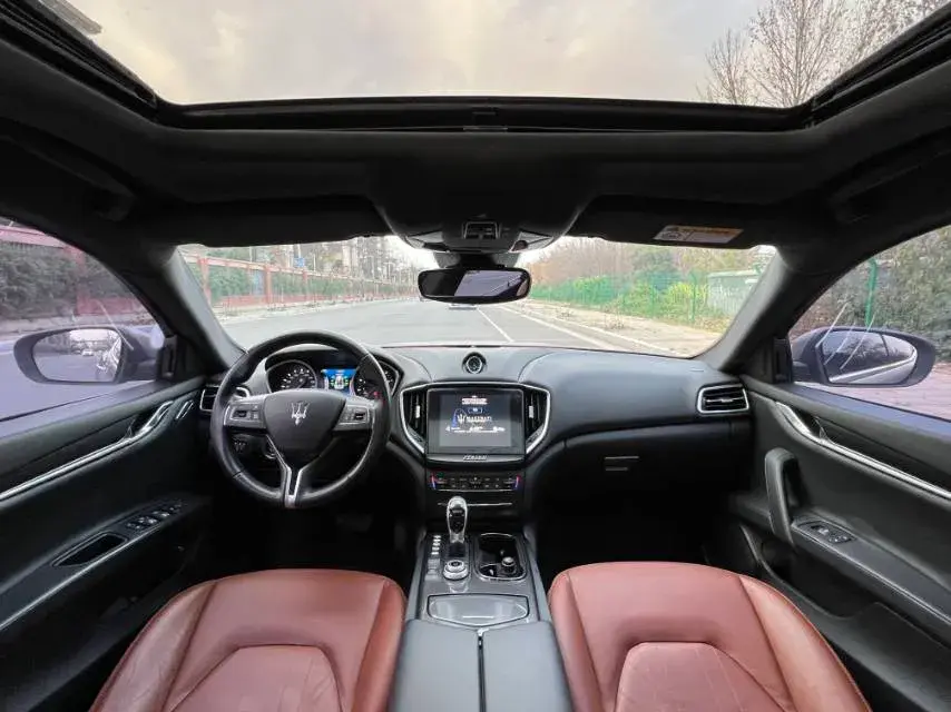 2017 MASERATI GHIBLI thumbnail 4