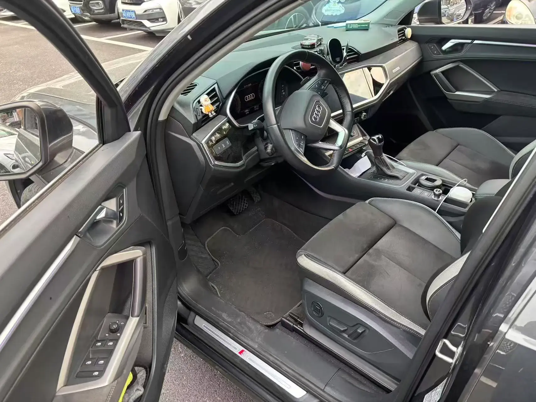 2022 AUDI Q3 thumbnail 3