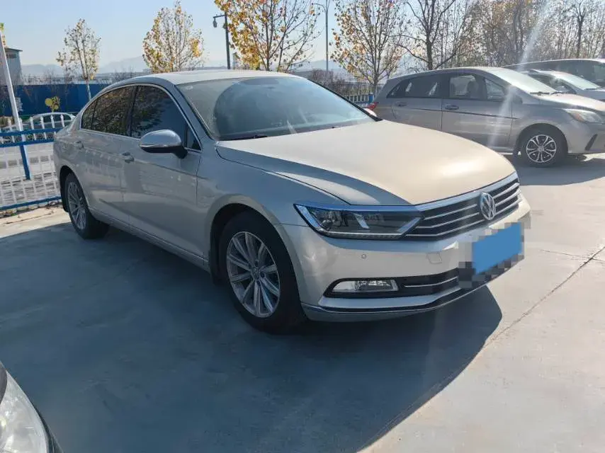 2019 VOLKSWAGEN MAGOTAN thumbnail 2