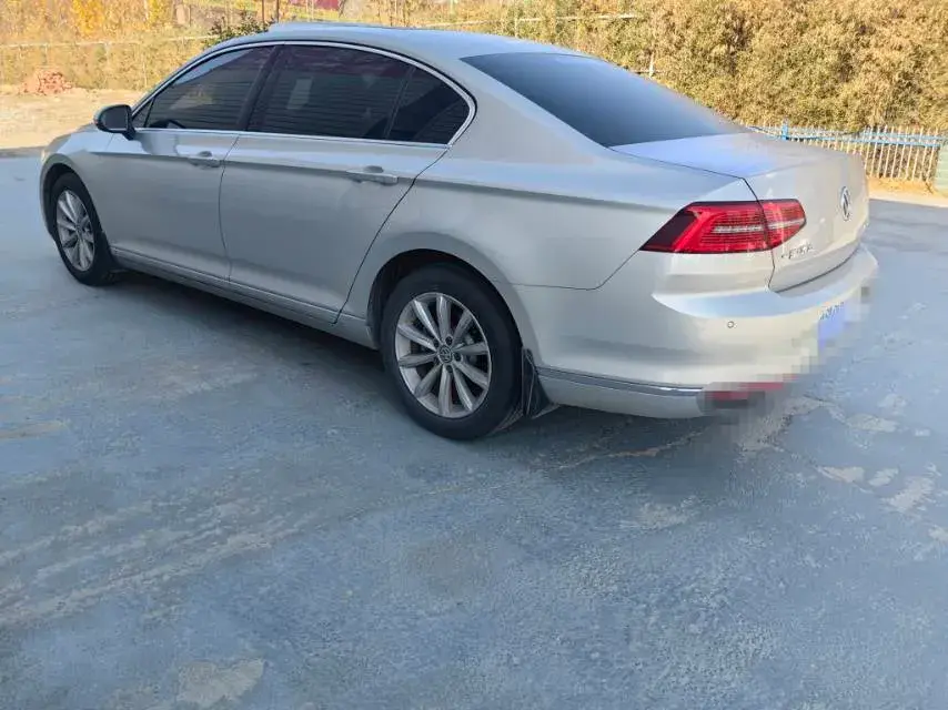 2019 VOLKSWAGEN MAGOTAN thumbnail 3