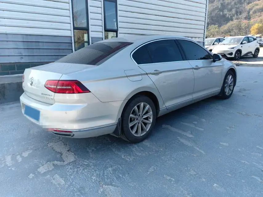 2019 VOLKSWAGEN MAGOTAN thumbnail 4