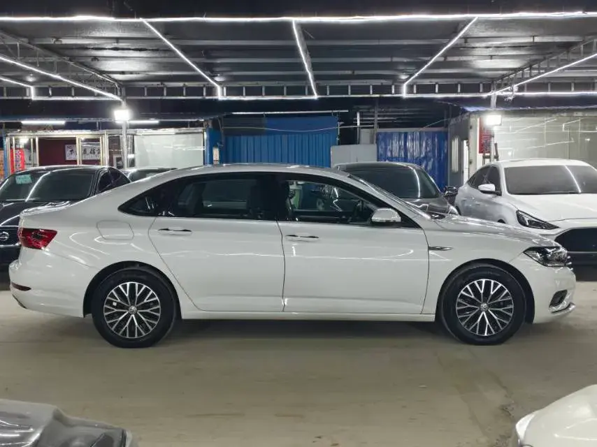 2019 VOLKSWAGEN SAGITAR thumbnail 4